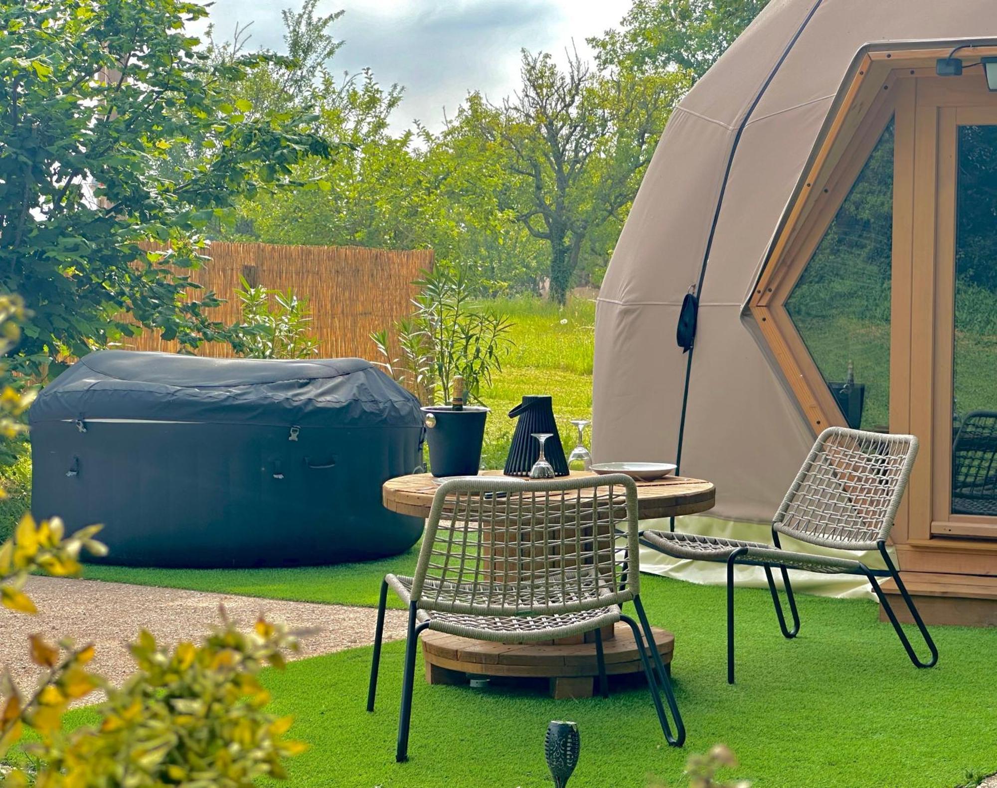 Dome Pathome Catonvielle Esterno foto