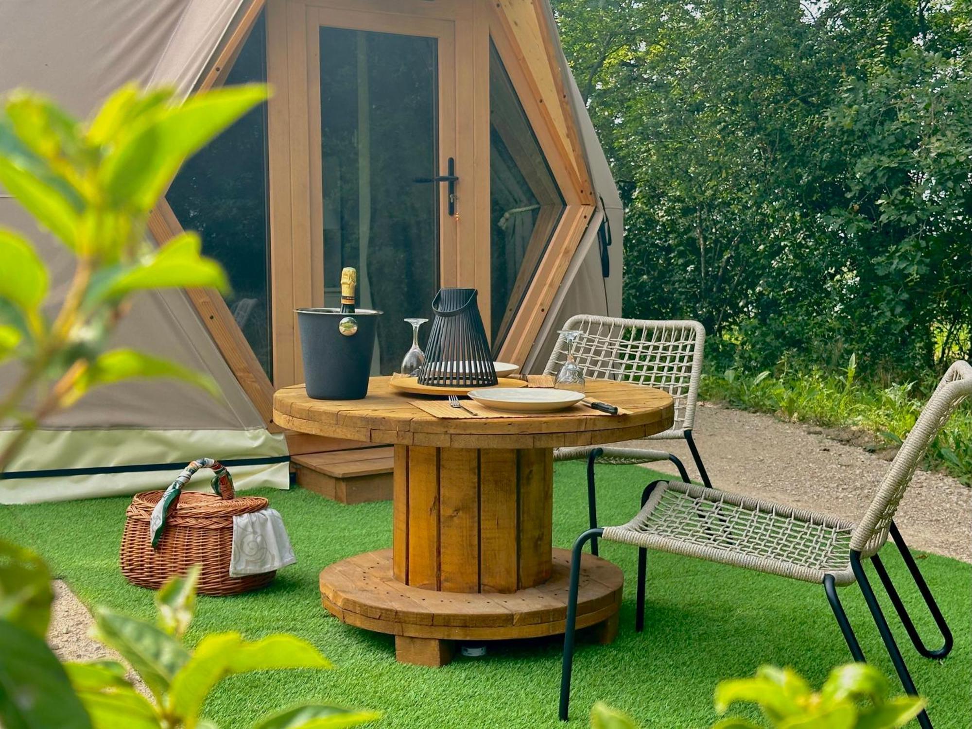 Dome Pathome Catonvielle Esterno foto