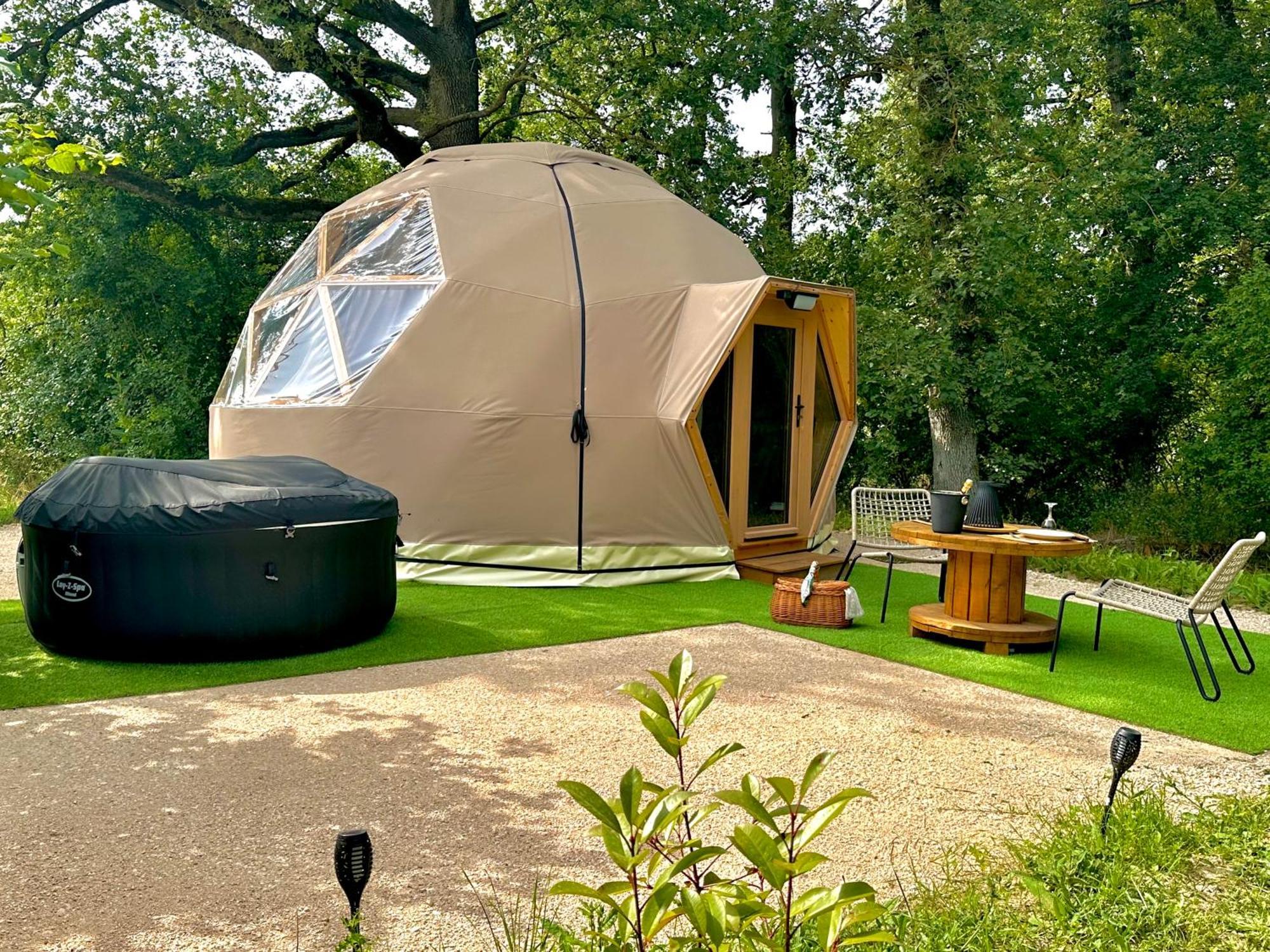 Dome Pathome Catonvielle Esterno foto